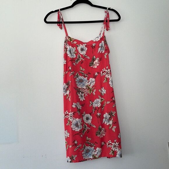 Xhilaration Dresses & Skirts - Xhiliration Floral Print Dress